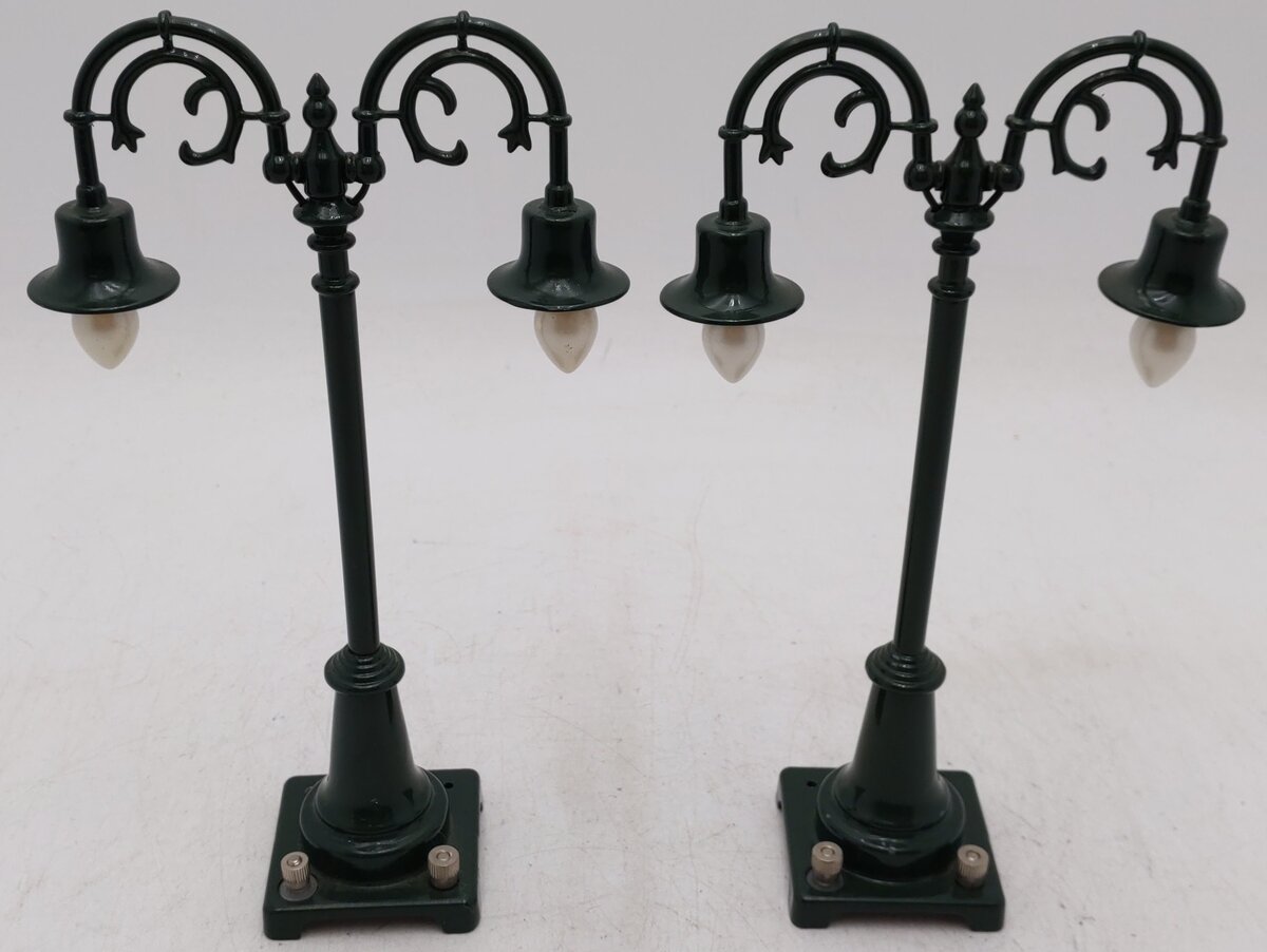 MTH 20-1020 O No.54 Green Lamp Post Set EX