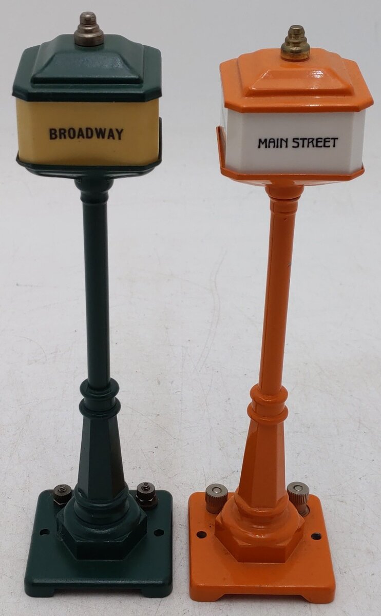 MTH Orange and Green Corner Main Street Lamp Posts [2] EX