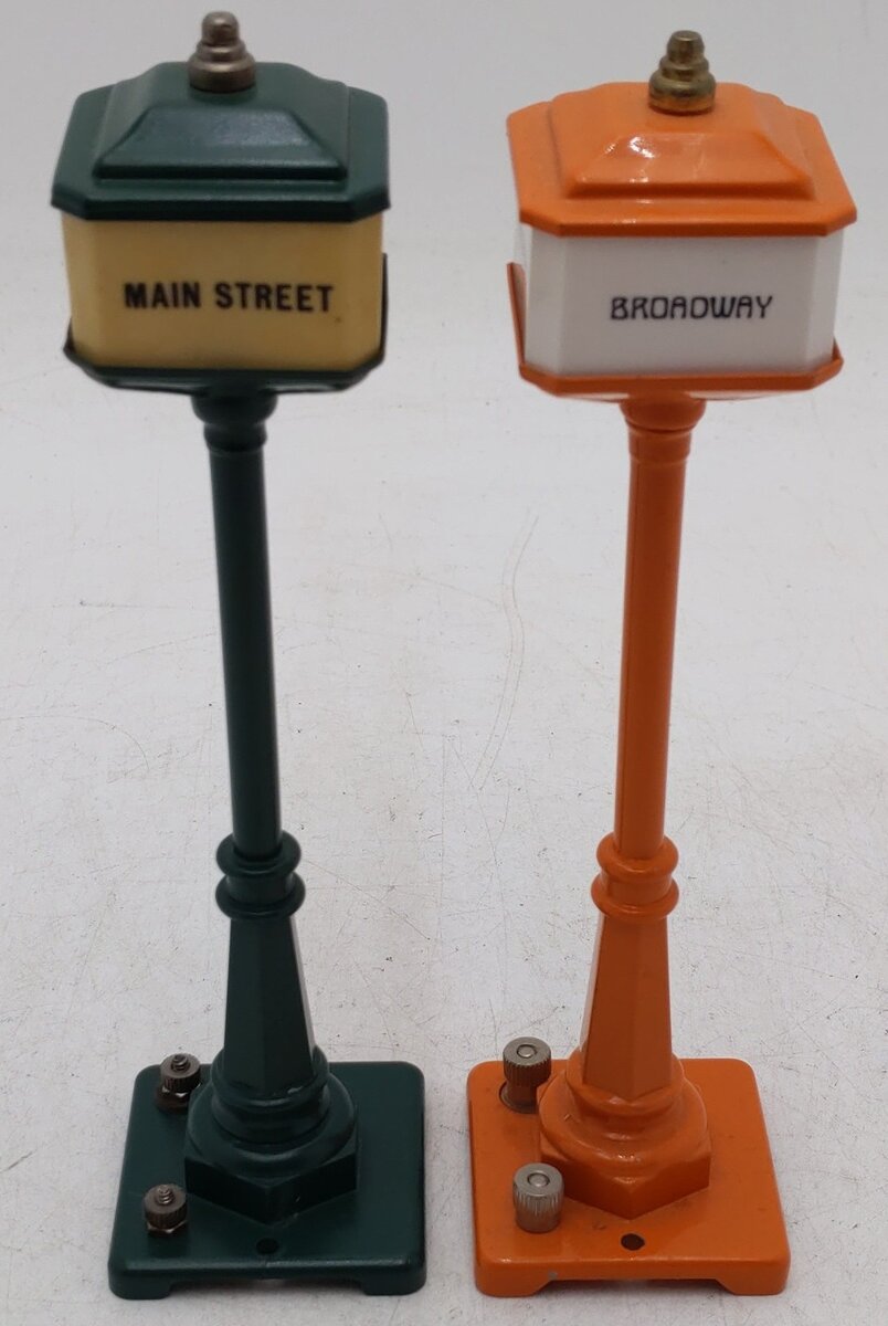 MTH Orange and Green Corner Main Street Lamp Posts [2] EX