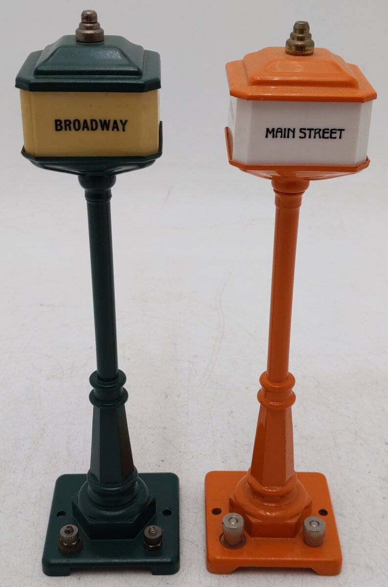 MTH Orange and Green Corner Main Street Lamp Posts [2] EX
