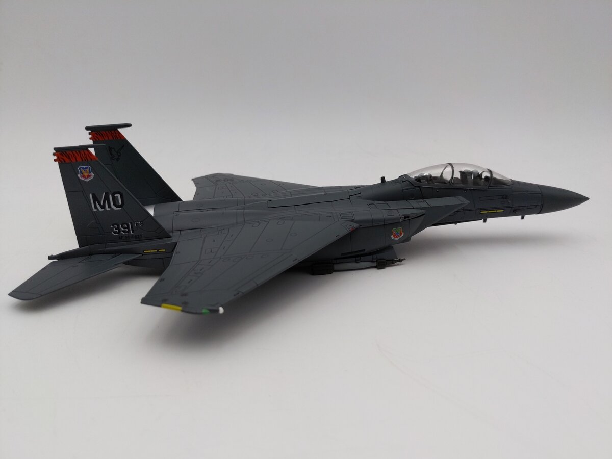 Hobby Master HA4501 1:72 McDonnell Douglas F-15E Strike Eagle 90-0233 Aircraft. VG/Box