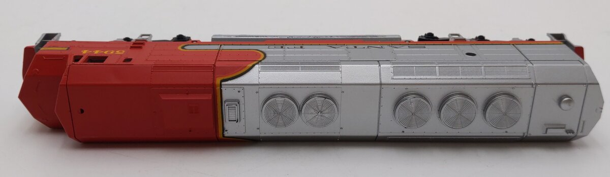 Athearn 3621 HO Scale Santa Fe FP-45 Powered Diesel Locomotive #5944 LN/Box