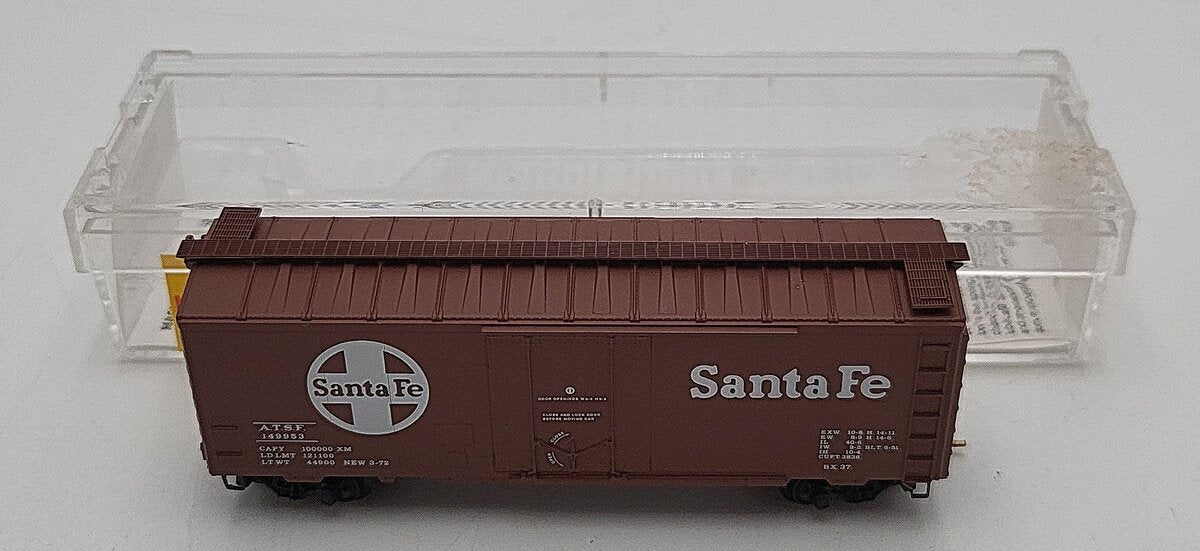 Micro-Trains 02100110 N Santa Fe 40' Standard Plug Door Boxcar #149953 EX/Box
