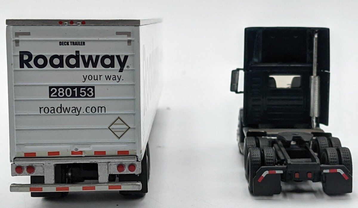 PEM  1:64 Diecast Volvo 610 VNM 2-Axle Day Cab W/53' Roadway Trailer NIB