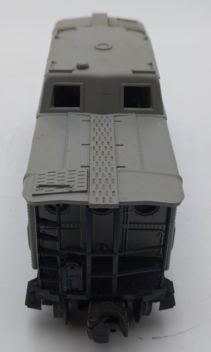 Lionel 6417-50 Vintage O Gray Lehigh Valley Porthole Caboose EX