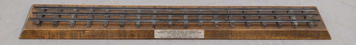 Lionel 700E Vintage O Scale Hudson Display Board w/T-Rail Track - RARE! VG