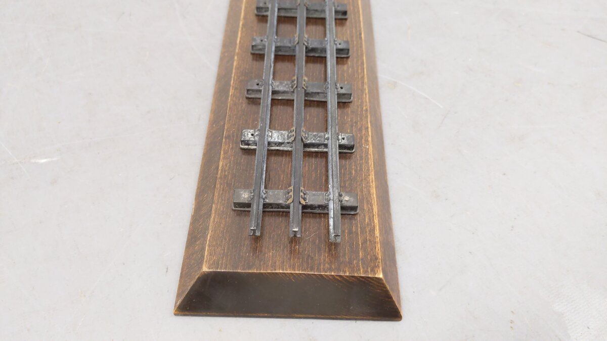 Lionel 700E Vintage O Scale Hudson Display Board w/T-Rail Track - RARE! VG