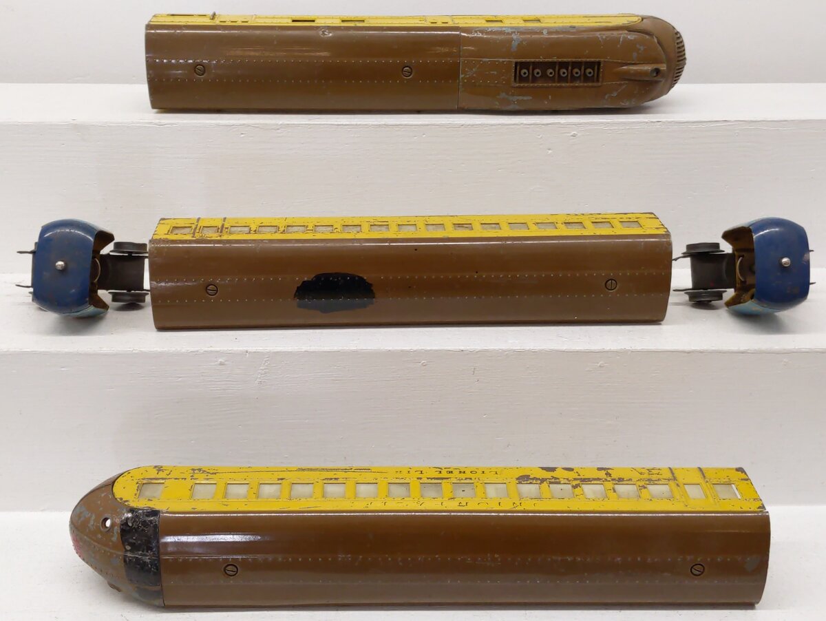 Lionel 752 Vintage O Union Pacific M10000 Streamliner Set - Yellow & Brown