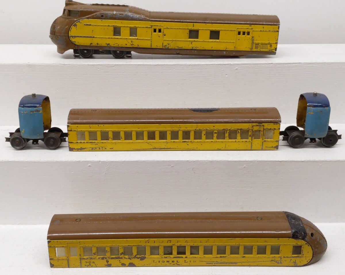 Lionel 752 Vintage O Union Pacific M10000 Streamliner Set - Yellow & Brown