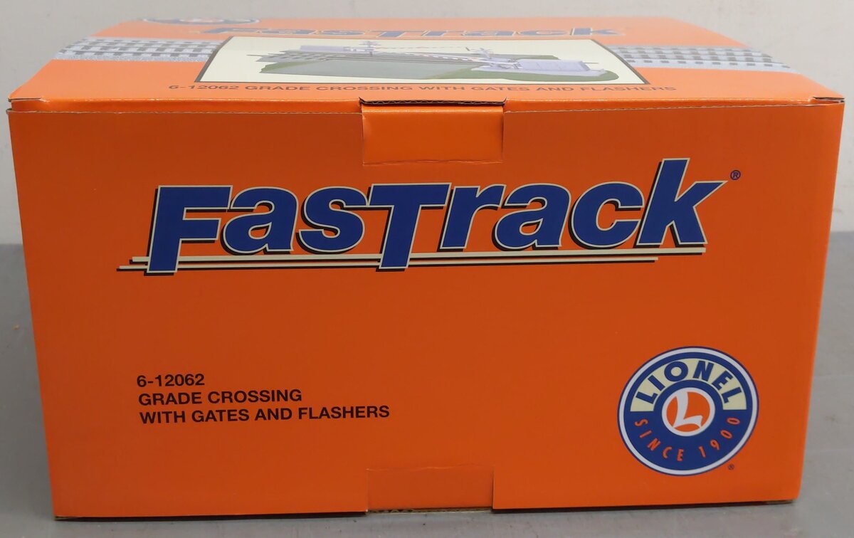 Lionel 6-12062 O Grade Crossing With Gates & Flashers EX/Box