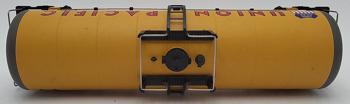 MTH 20-9205 O Gauge Union Pacific Unibody Tank Car #67890 EX