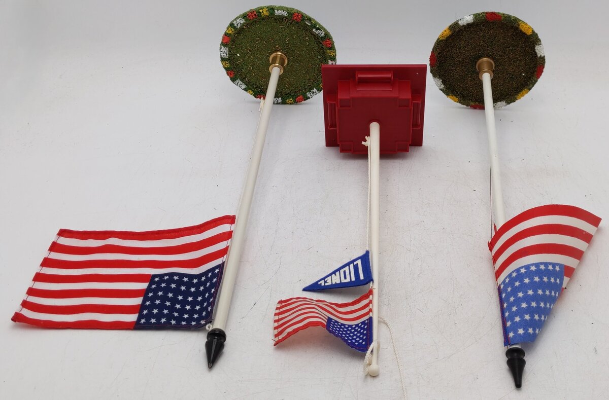 MTH & Lionel O Gauge Assorted US Flag Poles [3] VG