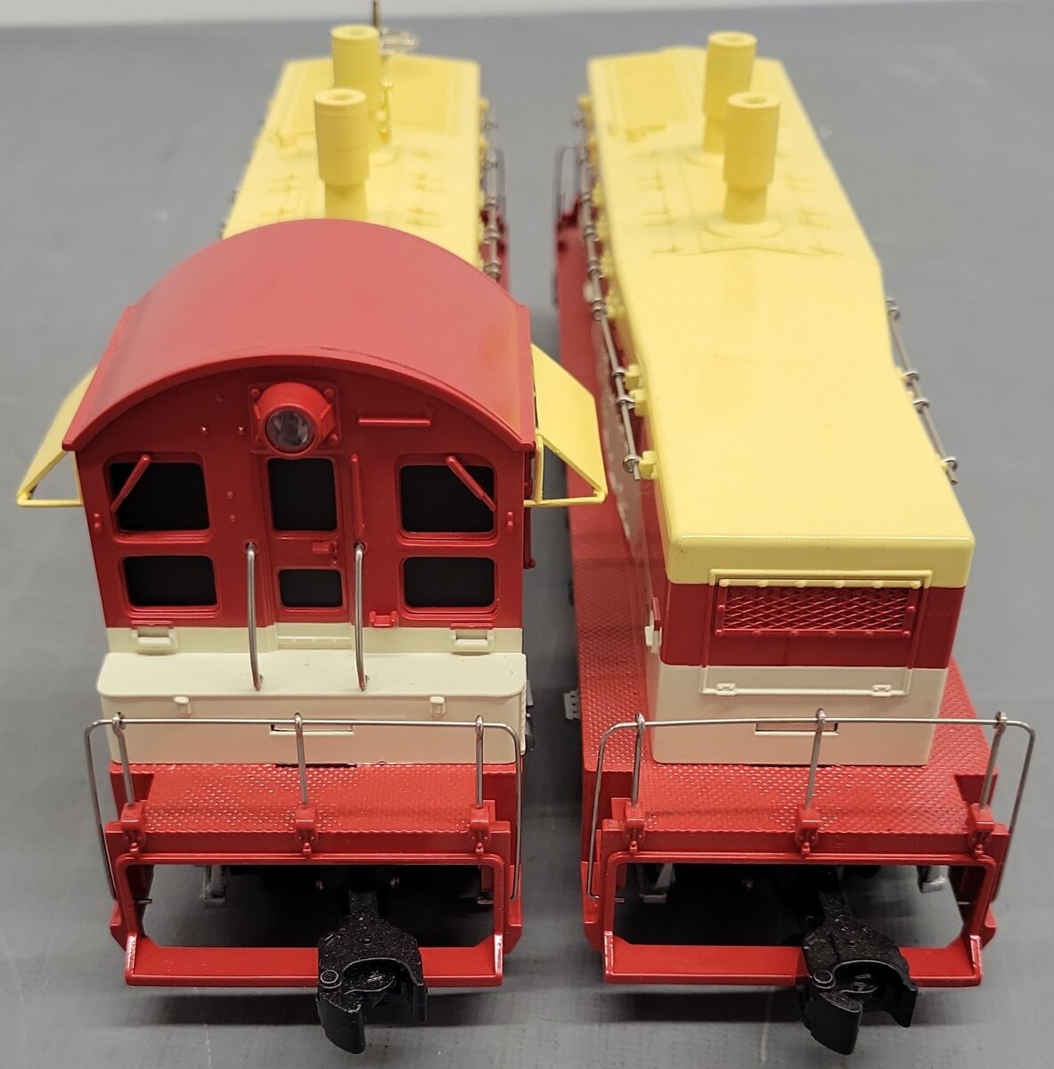 Lionel 6-58526 O MLR LCCA Texas Special NW2 Cow & Calf Set EX/Box