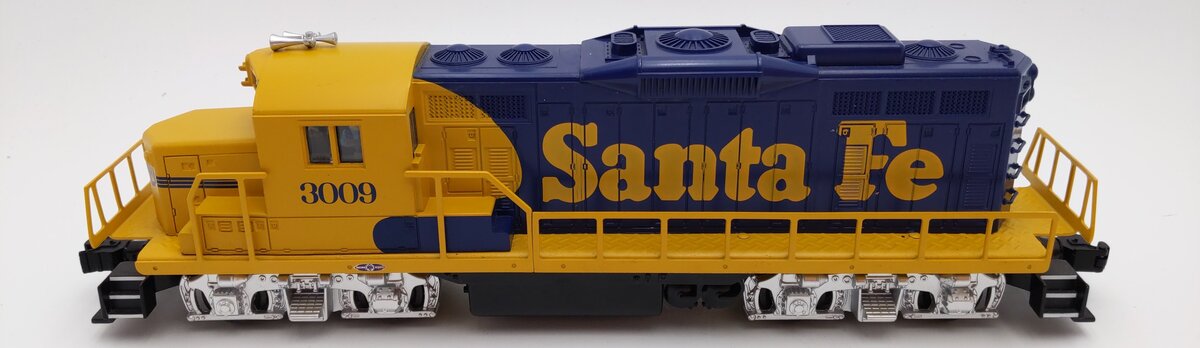 Lionel 2234140 O Santa Fe LionChief Plus 2.0 Diesel Locomotive #3009 EX/Box