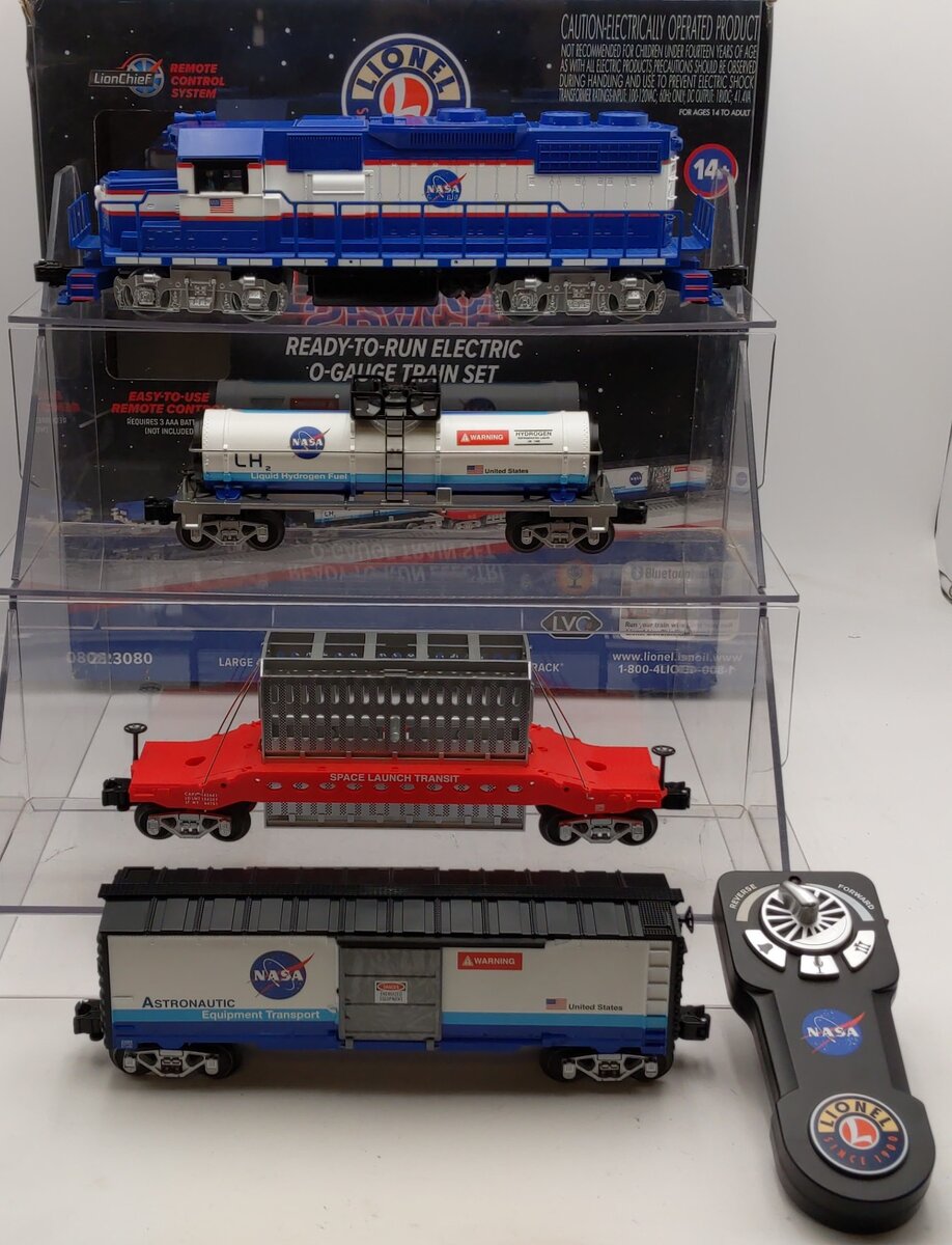 Lionel 2123080 O Gauge NASA Space Launch LionChief Diesel Freight Train Set EX/Box
