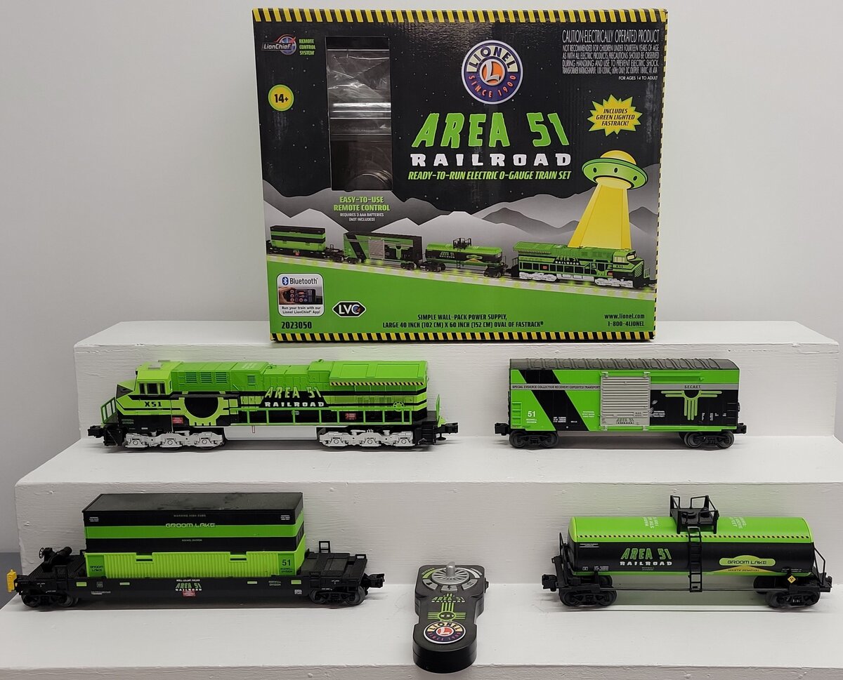 Lionel 2023050 O Gauge Area 51 LionChief Diesel Train Set with Bluetooth EX/Box