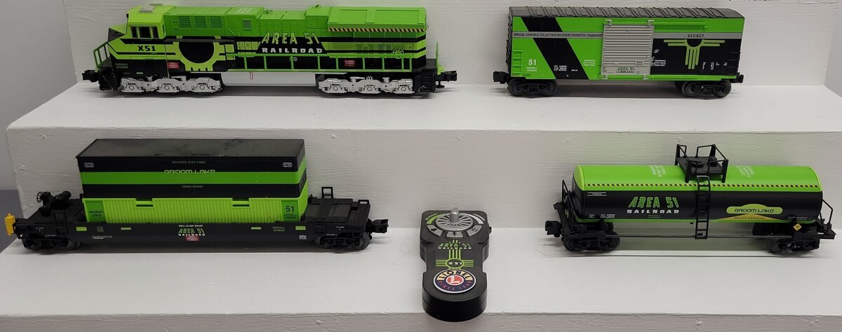 Lionel 2023050 O Gauge Area 51 LionChief Diesel Train Set with Bluetooth EX/Box
