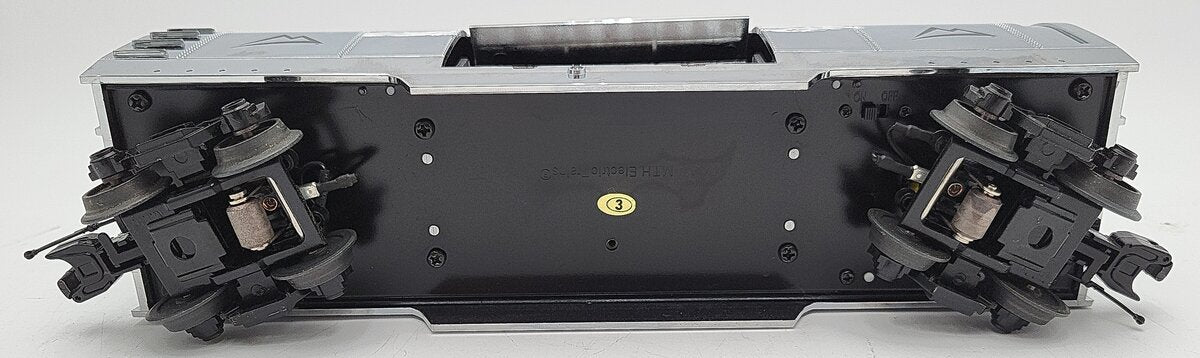 MTH 30-78040 O Gauge Coors Light Silver Bullet Operating Reefer Car EX/Box