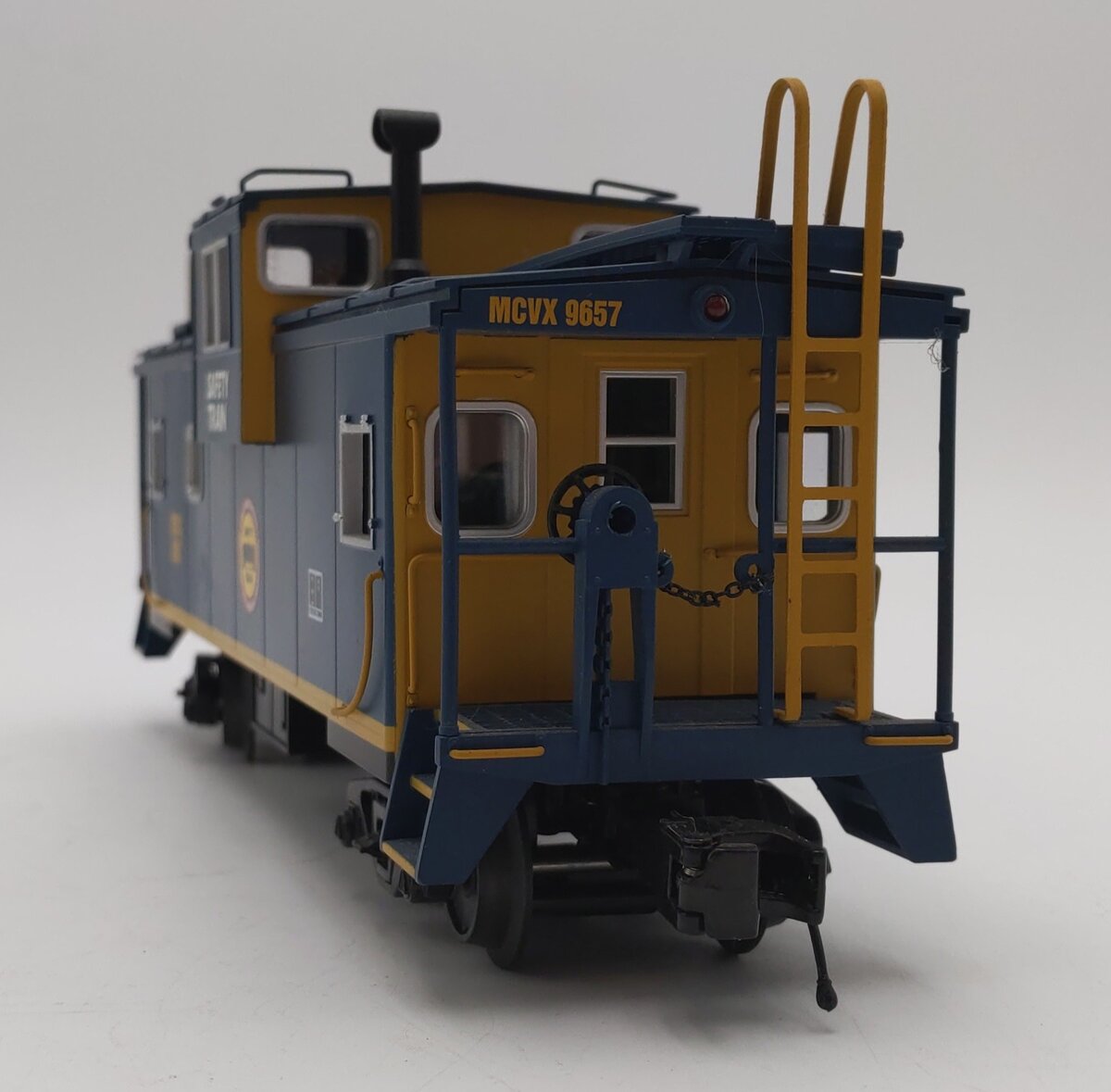 MTH 20-20513E O Gauge CSX Extended Vision Caboose #9657 EX