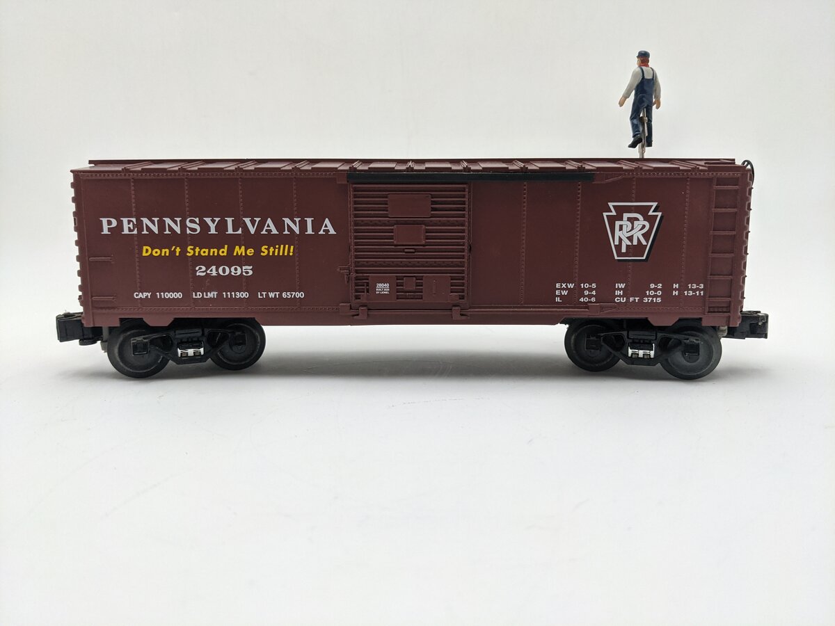 Lionel 2028040 O Gauge Pennsylvania Railroad Walking Brakeman Boxcar #24095 EX
