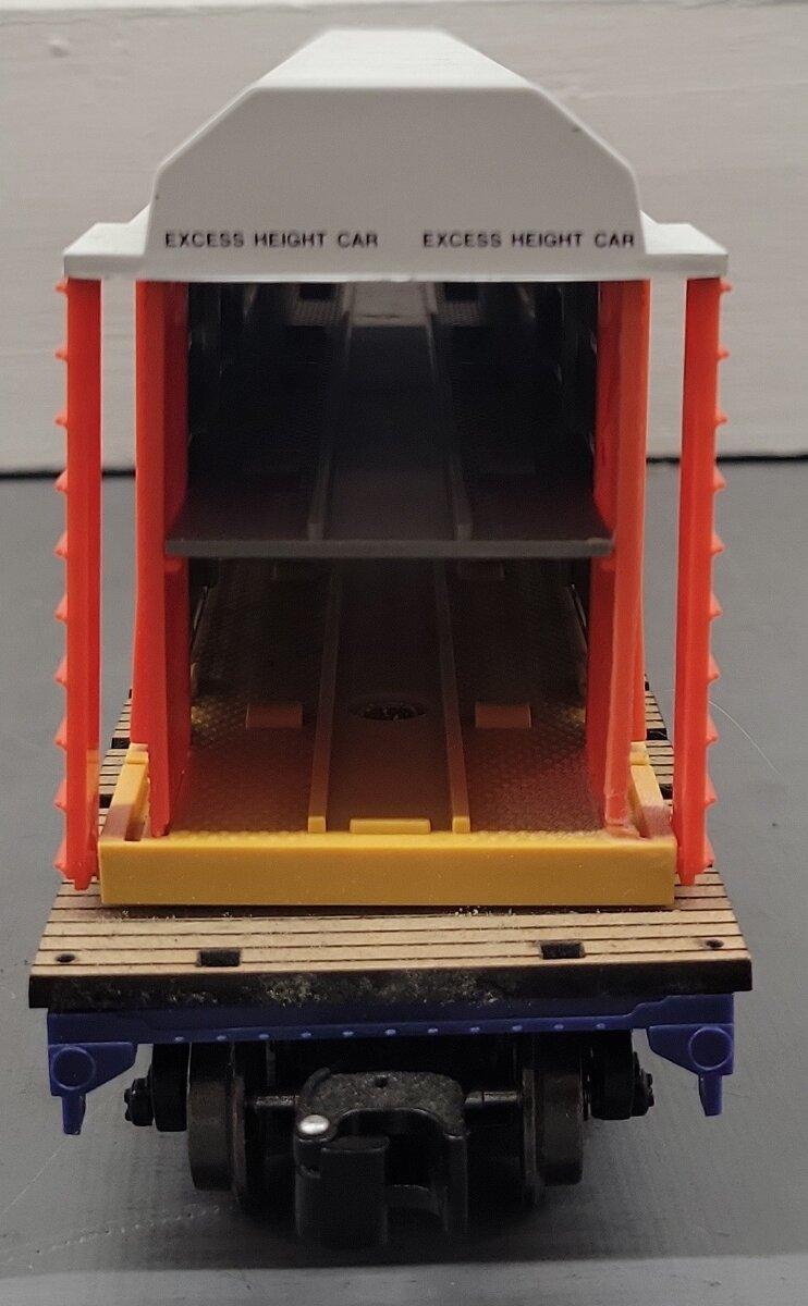 Menards O Gauge Flatcar CSX 6593 with Lionel 6-16214 Auto Carrier Shell EX