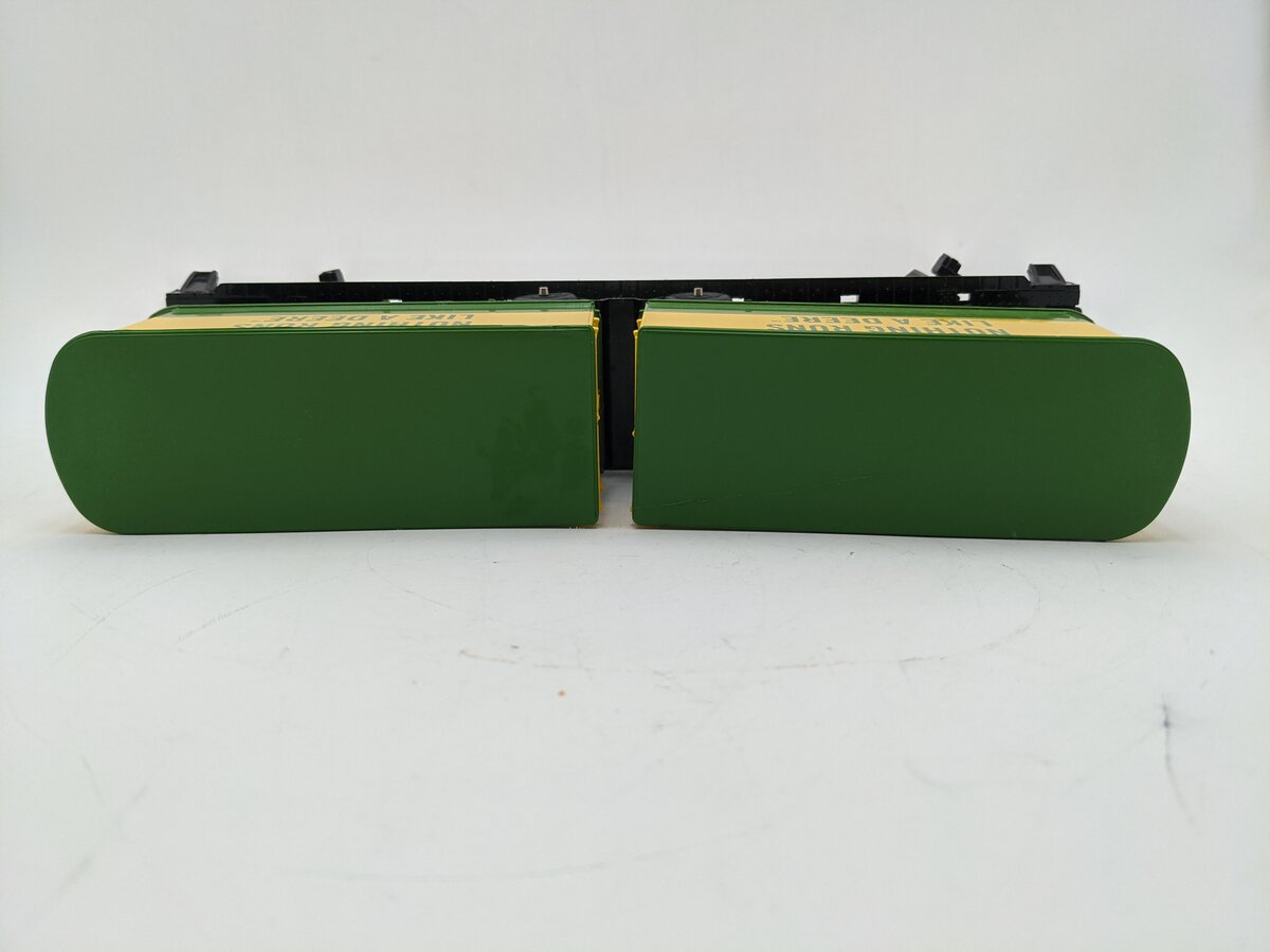 Lionel 1928350 O Gauge John Deere Flatcar w/ Piggyback Trailers EX