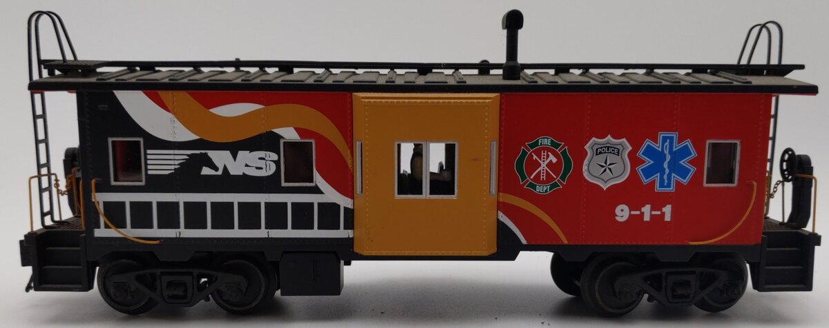 MTH 20-91593 O Gauge Norfolk Southern First Responders Caboose #911 EX