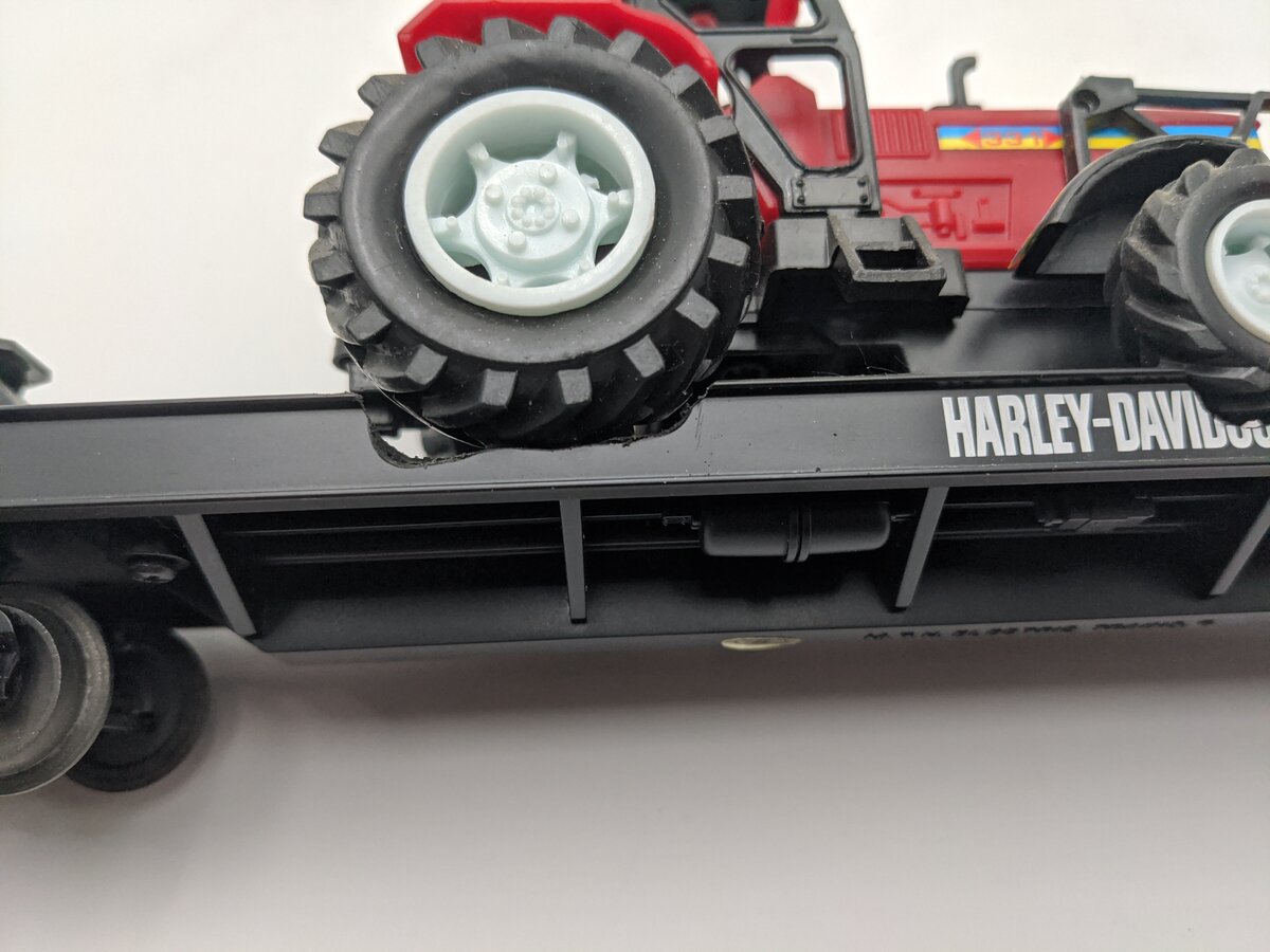 MTH 20-98461 O Gauge Harley Davidson Flatcar w/Tractor VG