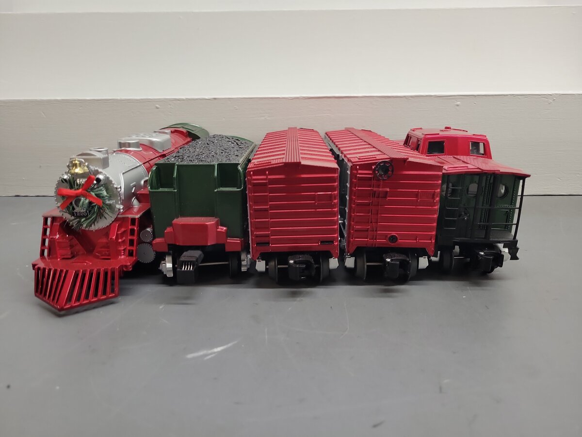 Lionel 2123100 Christmas Express LionChief O Gauge Train Set with Bluetooth EX/Box