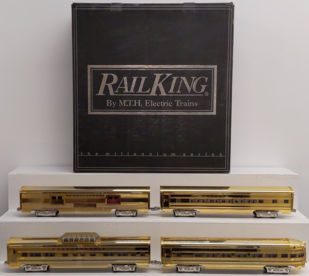 MTH 30-6707 O PRR 60' 18K Gold Plated Aluminum Passenger Car Set (Set of 4) EX/Box