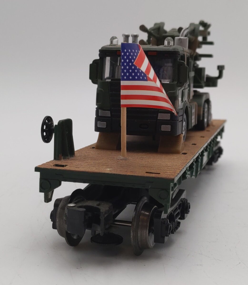 Menards 279-3479 O Gauge US Army Flatcar with Army Tuck & Gun #6138 EX