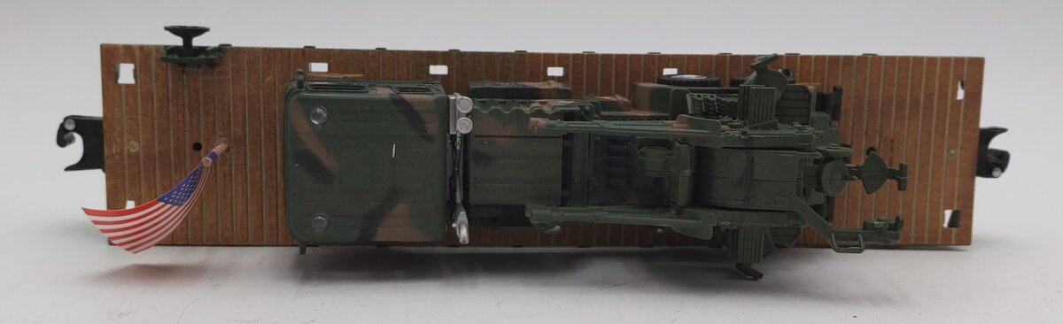 Menards 279-3479 O Gauge US Army Flatcar with Army Tuck & Gun #6138 EX