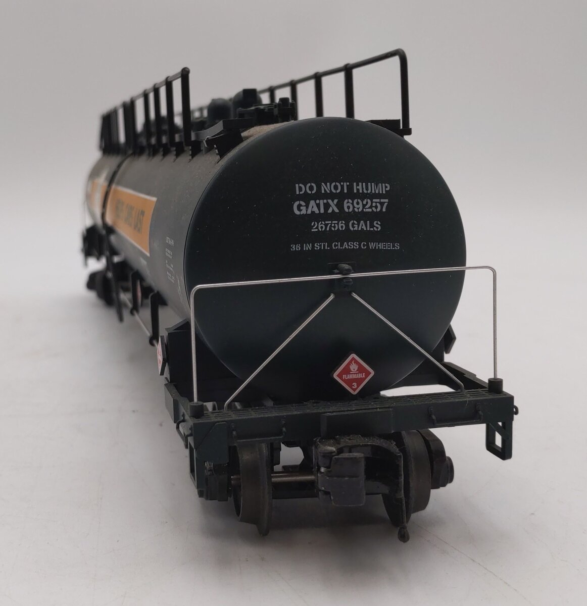 MTH 20-96732 O Quaker State 20K Gallon 4-Compartment Tank Car #69257 EX