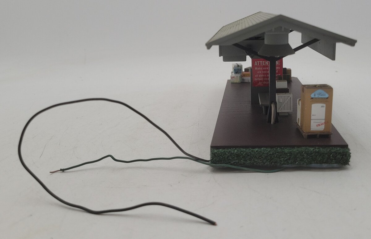 MTH 30-9111 O Gauge Operating Freight Middletown Station EX/Box