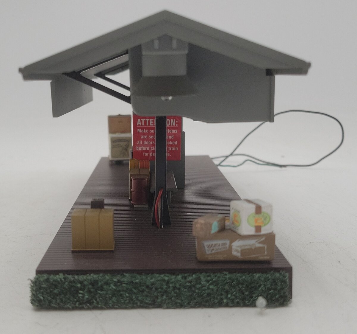 MTH 30-9111 O Gauge Operating Freight Middletown Station EX/Box