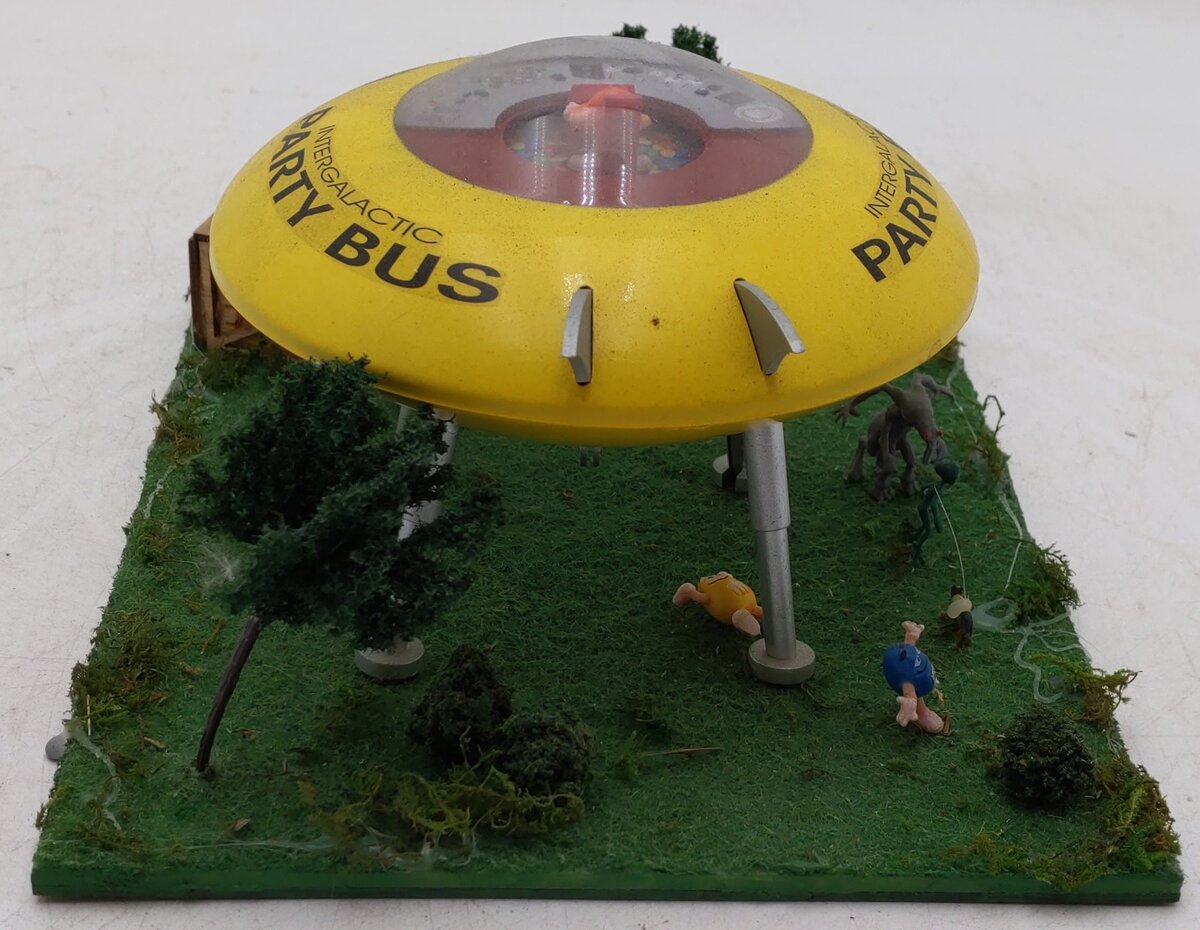 Menards 279-6130 O Gauge M&Ms UFO