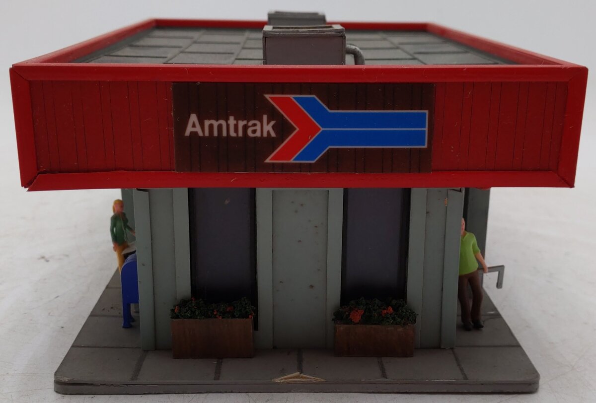 Menards 279-4523 O Gauge Amtrak Station VG