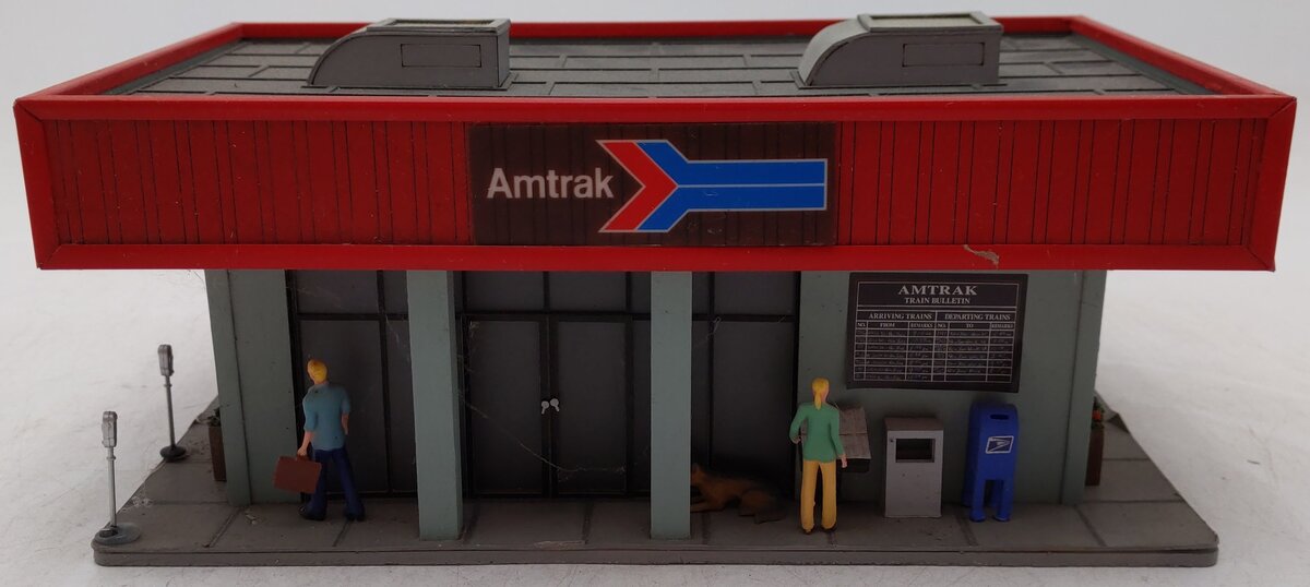 Menards 279-4523 O Gauge Amtrak Station VG