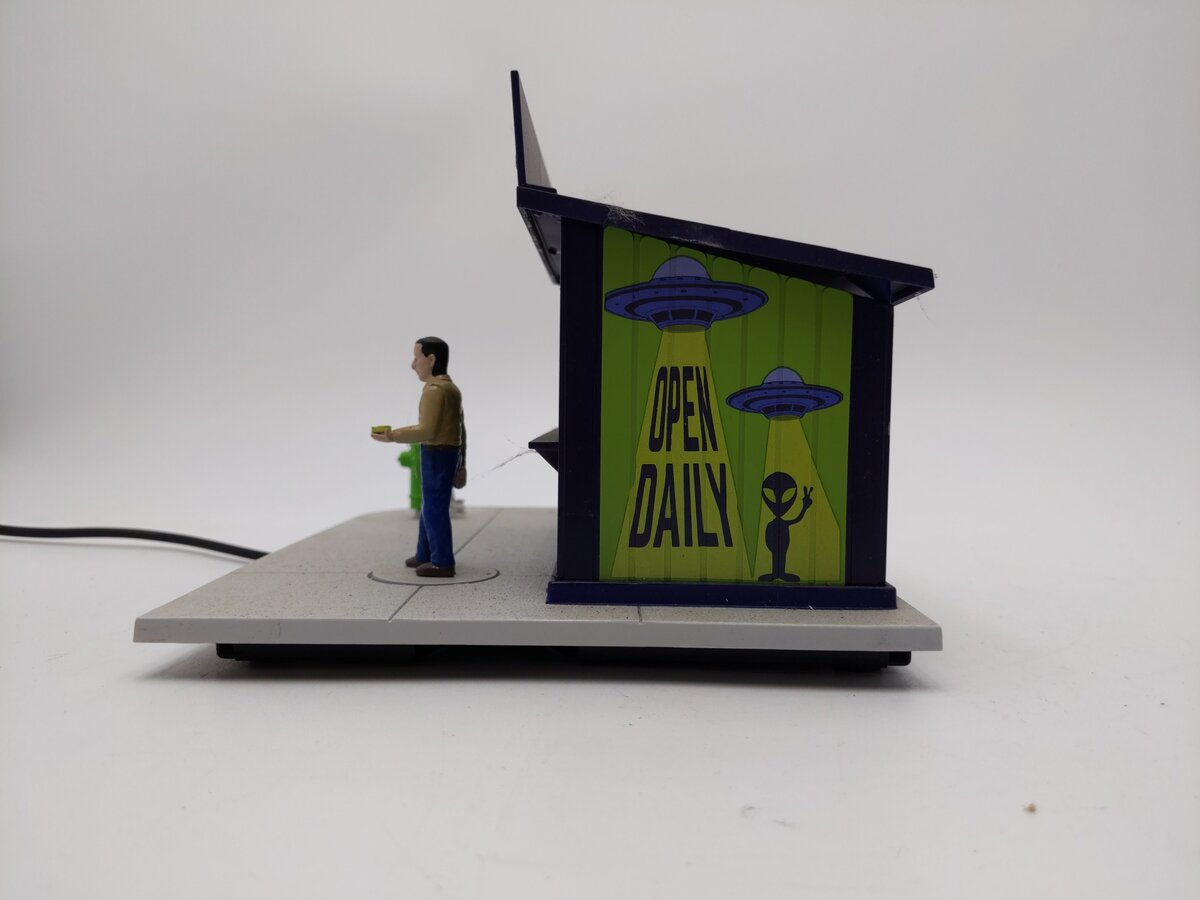 Lionel 2029280 O Area 51 Souvenir Stand EX