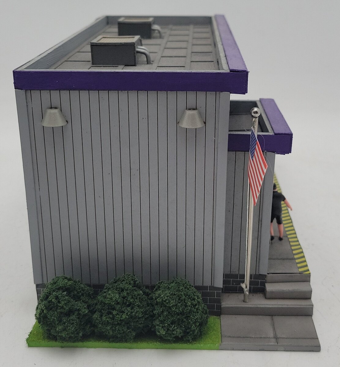 Menards 279-6395 O FedEx Freight Building With Figures EX
