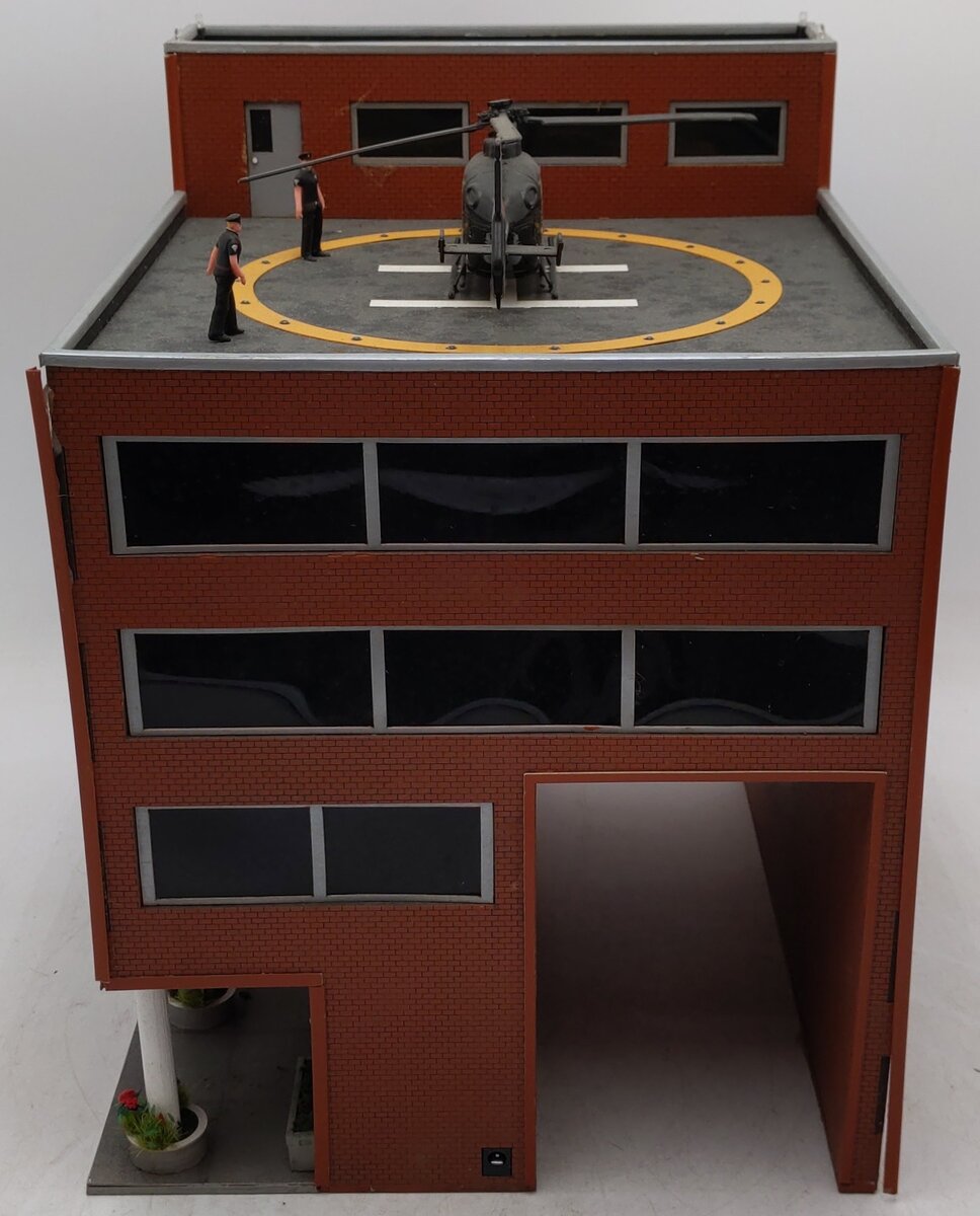 Menards 279-4435 O Scale One Police Plaza w/ Animated Helicopter