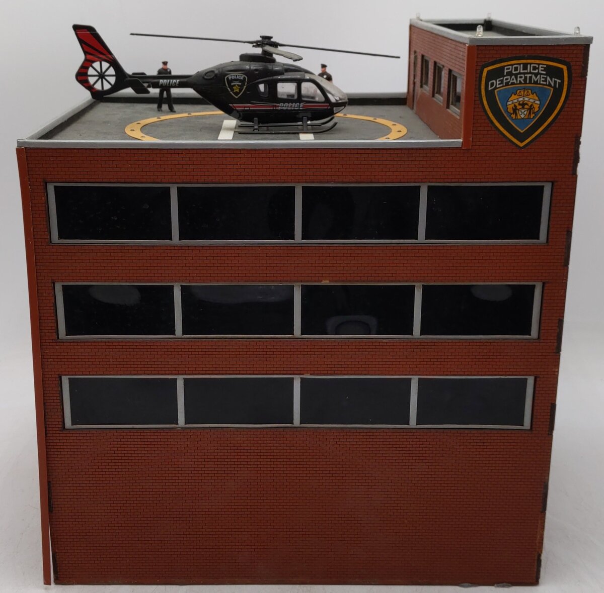 Menards 279-4435 O Scale One Police Plaza w/ Animated Helicopter