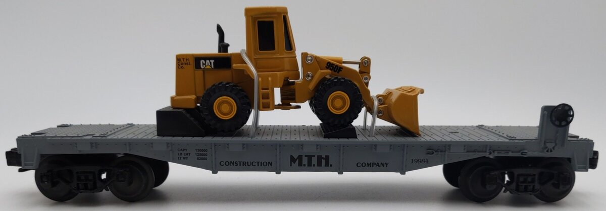 MTH 30-7619 O Gauge MTH Construction Flatcar with Ertl Front End Loader EX