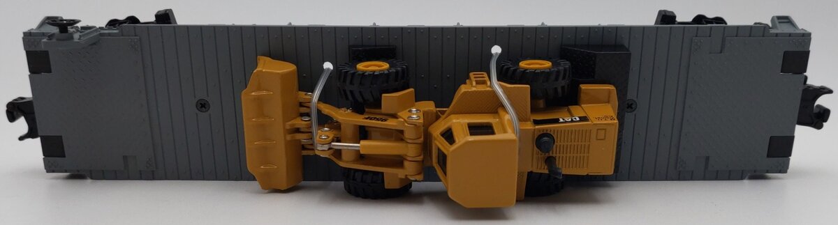 MTH 30-7619 O Gauge MTH Construction Flatcar with Ertl Front End Loader EX