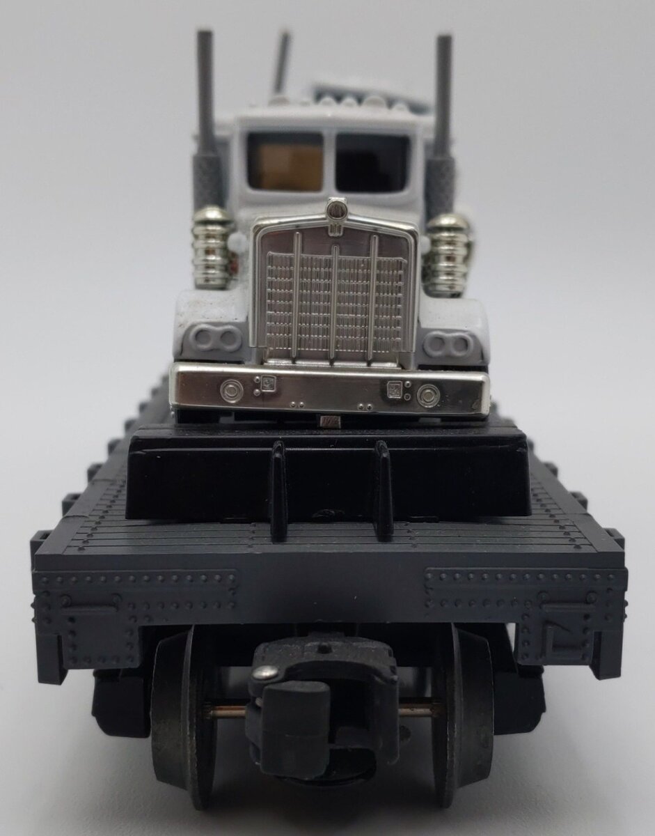 Lionel 6-17515 O Gauge Norfolk Southern Flatcar with 2 Semi Tractors EX