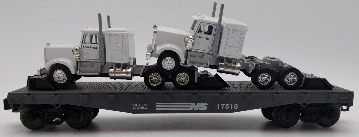 Lionel 6-17515 O Gauge Norfolk Southern Flatcar with 2 Semi Tractors EX