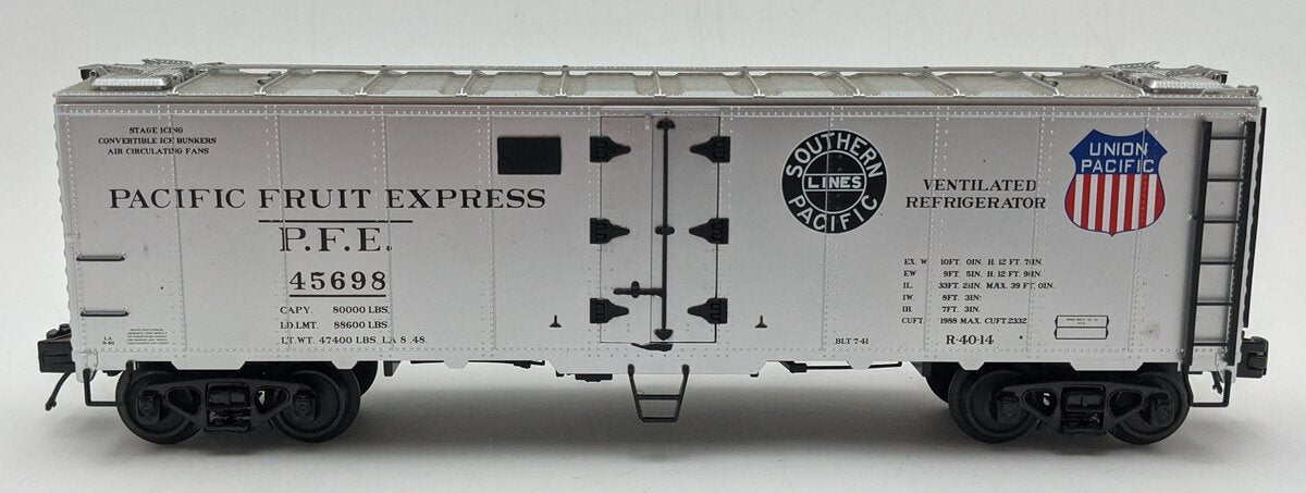 MTH 30-1513A O Gauge Pacific Fruit Express Modern Reefer Car #45698 EX