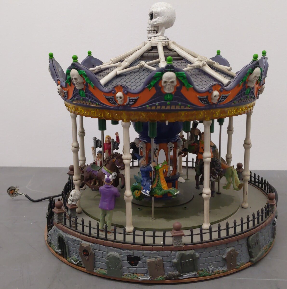 Lemax Spooky Town Scary Go Around Carousel EX/Box