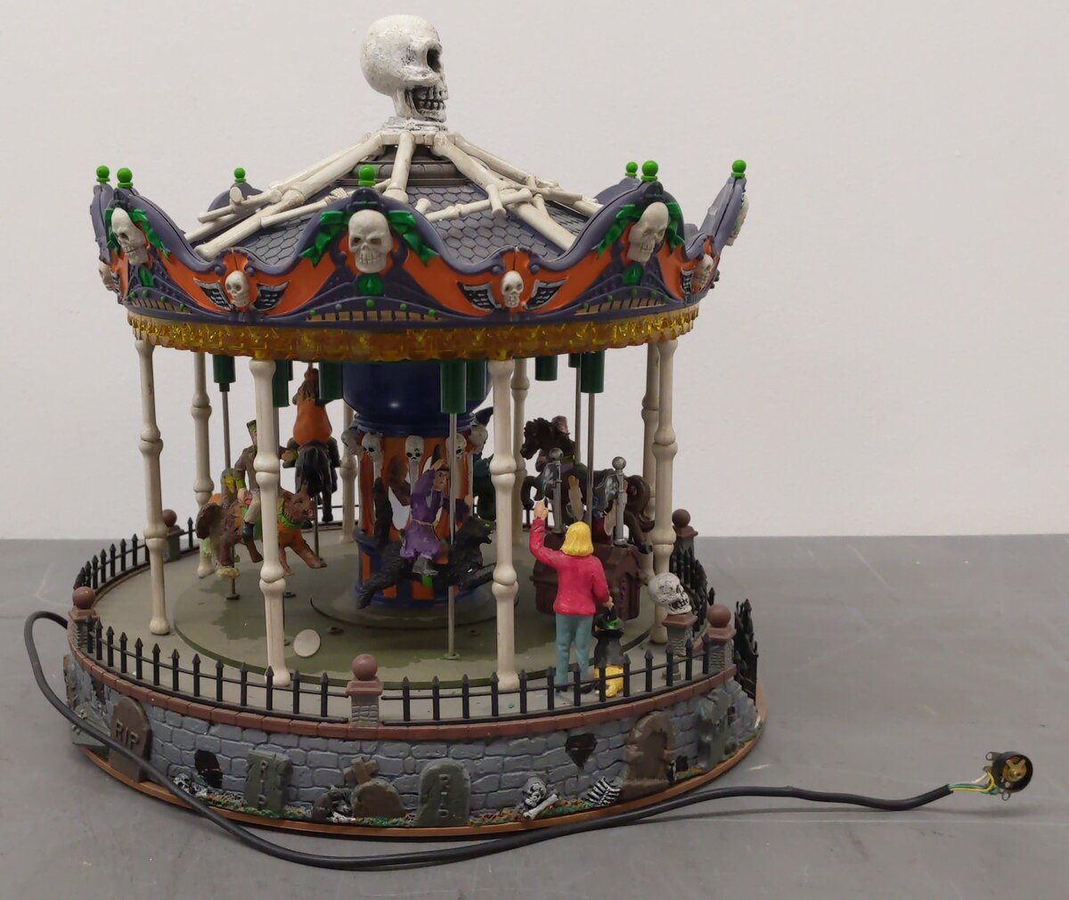Lemax Spooky Town Scary Go Around Carousel EX/Box
