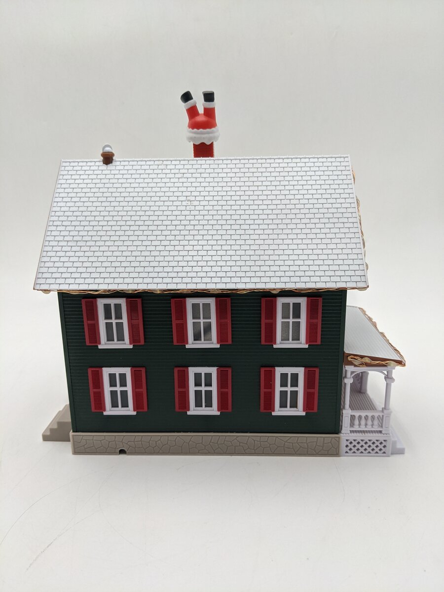Lionel 2229290 O Plug-Expand-Play Up on the Rooftop Christmas House EX/Box